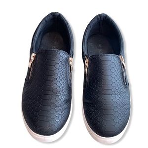 Final sale: Krush black slide zippered slip-on shoes